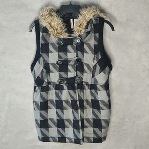 Bongo Plaid Hooded Vest with Faux Fur Trim in Gray & Black, faux fur-trimmed
